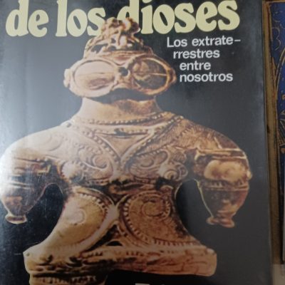 Barybook C14. El oro de los dioses Eric Von Daniken los extraterrestres entre nosotros  14,50 €   Estado del lote: Muy Bueno (nuevo o como nuevo, sin señales de uso)